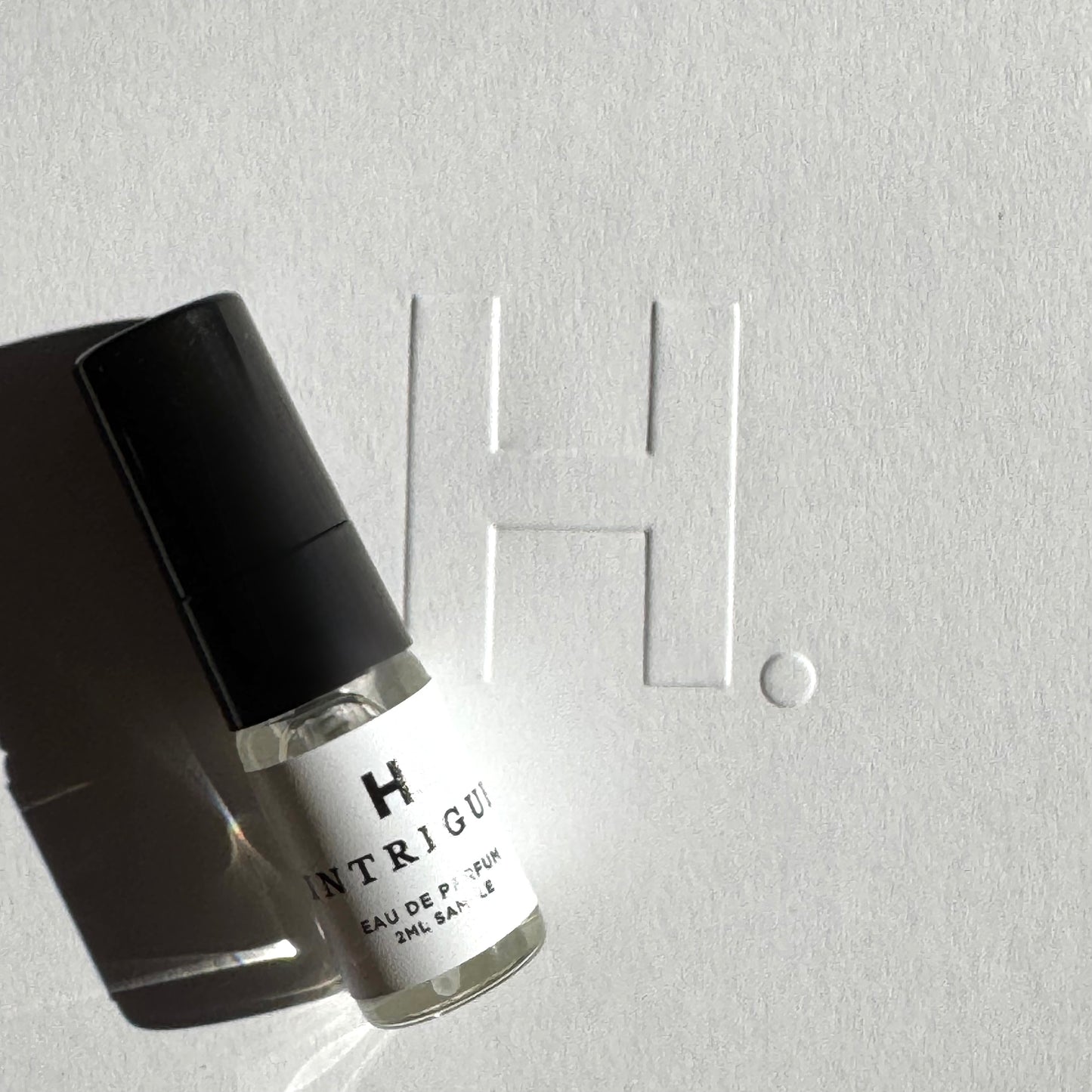 Intrigue - Eau de Parfum 2ml Discovery Sample