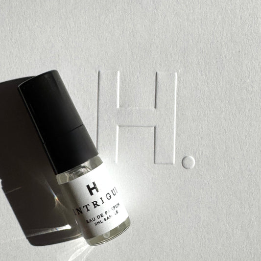 Intrigue - Eau de Parfum 2ml Discovery Sample